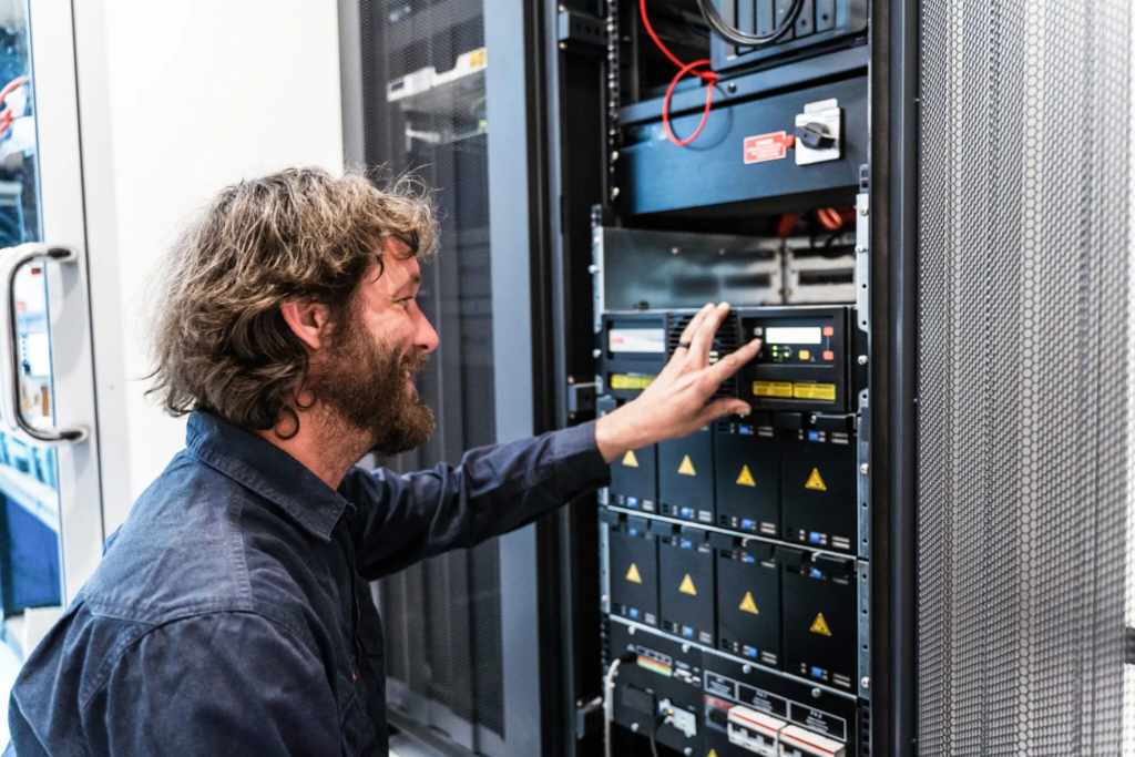 UPS Solutions Service
