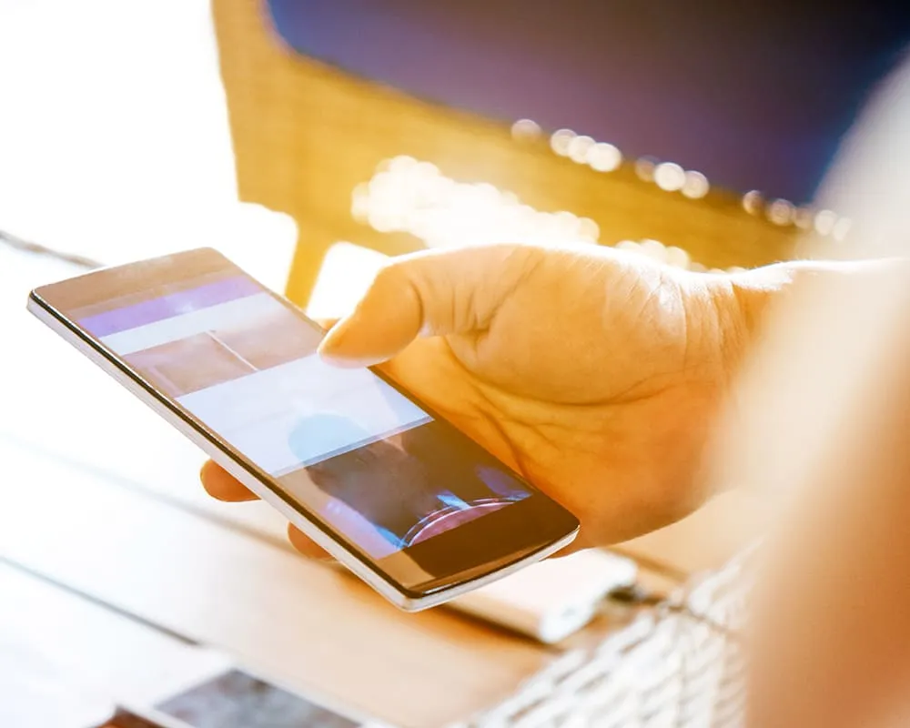 Website-Design-Navigating-a-website-on-mobile