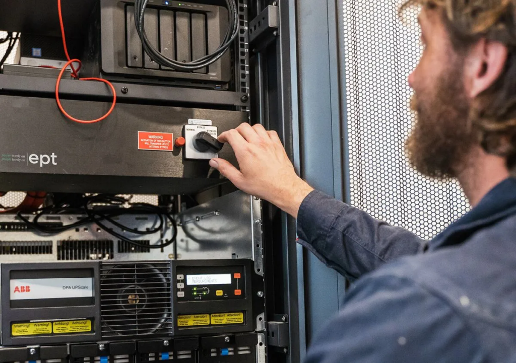 EPT UPS Specialist Doing Offsite Service Maintenance Perth